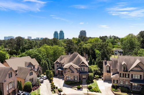 555 Glenmanor Ct, Atlanta GA  30328-4270 exterior