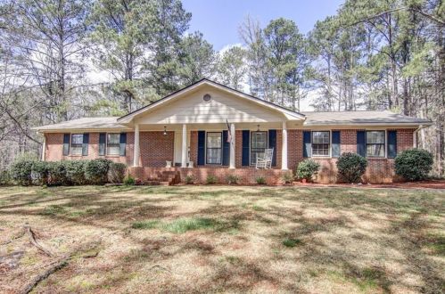 81 Fair Oaks Dr, Conyers, GA 30094-3261
