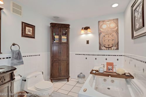 50 David Ter, Tinton Falls NJ 07701-6202 exterior