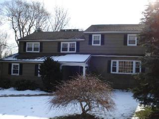 57 Red Stone Dr, Simsbury, CT 06089-9608