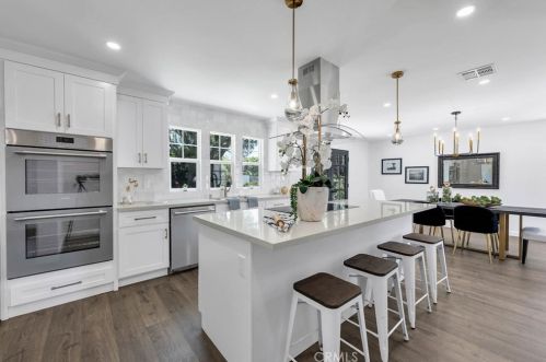 3586 Lathrop Ave, Simi Valley CA  93063-1119 exterior