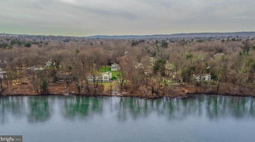 202 Sayre Dr, Princeton NJ  08540-5860 exterior