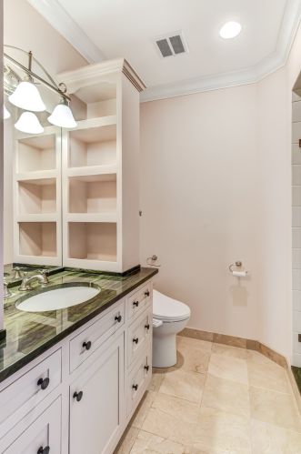 6116 County Line Rd, Willowbrook IL  60527-5719 exterior