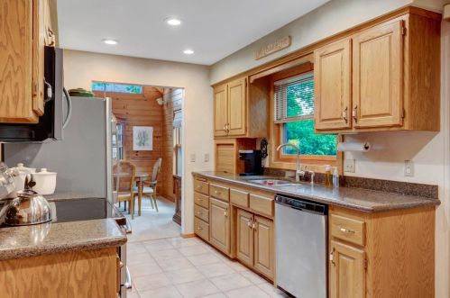 94 Bridgewater Dr, Saint Paul MN  55127-6976 exterior