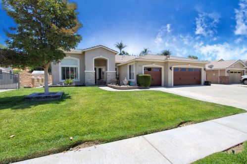 13583 Mesa Crest Dr, Yucaipa, CA 92399-5821