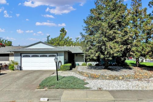 101 Isle Royale Cir, Vacaville, CA 95687-3432