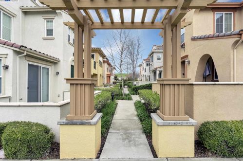 468 Selby Ln, Livermore, CA 94551-6346