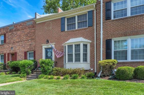 8312 Wickham Rd, Springfield, VA 22152-1708