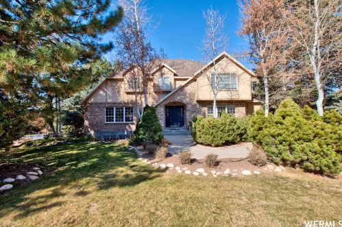 25 Snowstar Ln, Sandy UT 84092-4800 exterior