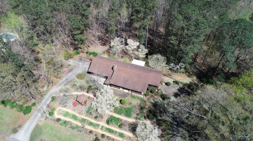 184 River Bend Ct, Lagrange, GA 30240-7564