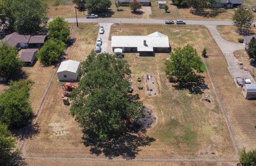 17247 Clint Dr, Flint, TX 75762-9131