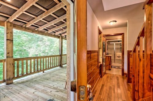 311 Jfk Ln, Tiger, GA 30576-1858