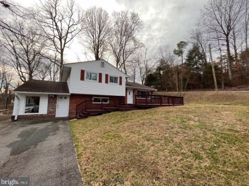 18949 Barnette Cir, Triangle VA  22172-2138 exterior