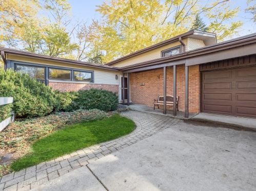 239 Cheryl Ln, Palatine, IL 60067-6805
