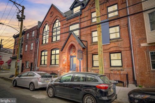 620 8th St, Philadelphia PA 19123-3402 exterior