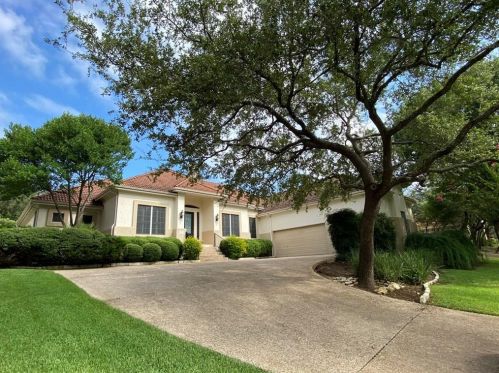 16 Falling Oaks Trl, Austin TX  78738-1330 exterior
