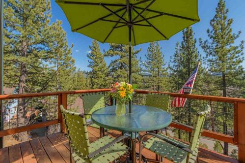 10156 Olympic Blvd, Truckee CA  96161-1743 exterior
