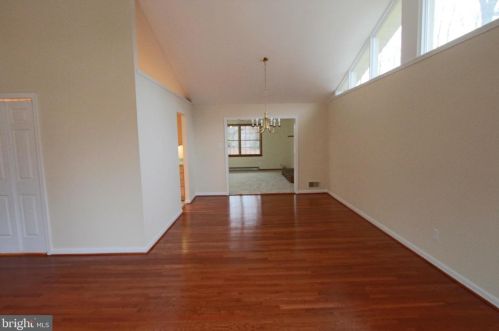 8619 Clydesdale Rd, Springfield, VA 22151-1428