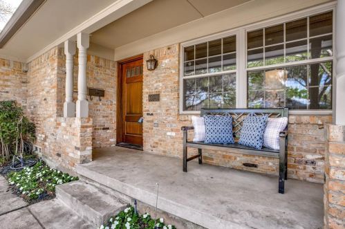 6920 Dalhart Ln, Dallas, TX 75214-2822