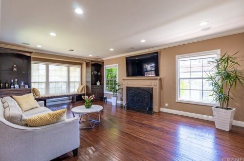 1411 Cleveland Rd, Glendale CA  91202-1414 exterior