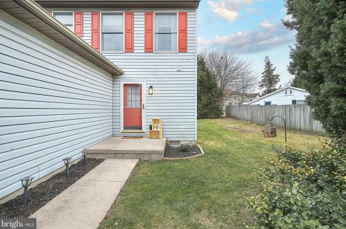 436 Springbrook Ct, Hanover, PA 17331-2745