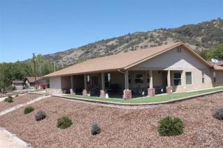 24220 Serra Pl, Tehachapi, CA 93561-8386