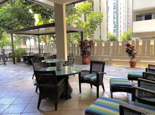 444 Kanekapolei St, Honolulu HI  96815-3038 exterior