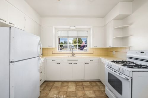 460 Cambridge St, Orange CA  92866-1150 exterior
