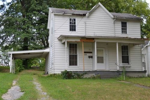 118 5th St, Albion, IL 62806-1023