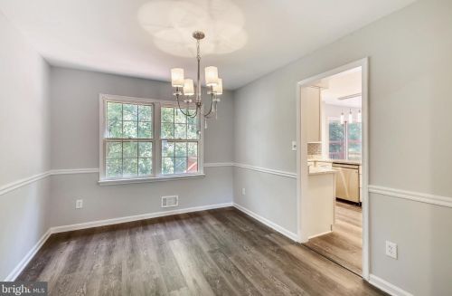 7305 Langsford Ct, Springfield VA  22153-1536 exterior