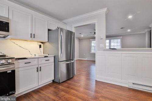 22 Edinburgh Ln, Lakehurst, NJ 08759-5558