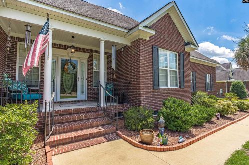 2 Middleton Dr, Lugoff, SC 29078-9554