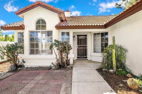 6670 Avenida Michaelinda, Riverside CA  92509-7227 exterior