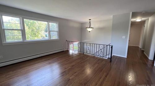 6 Donna Dr, Norwalk CT  06854-1316 exterior