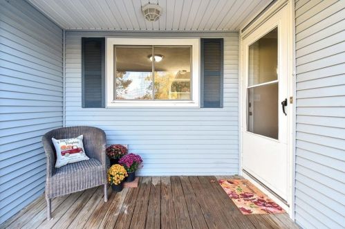 150 Aspinet Dr, Warwick, RI 02888-6100