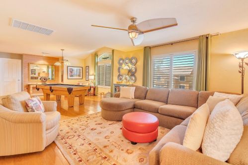 1746 Fir Dr, Los Banos CA 93635-5236 exterior