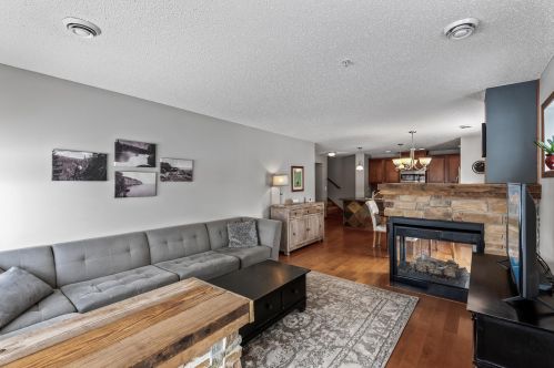 15205 60th Ave, Minneapolis, MN 55446-4542