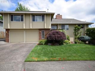 3011 Willow Pkwy, Damascus OR  97080 exterior