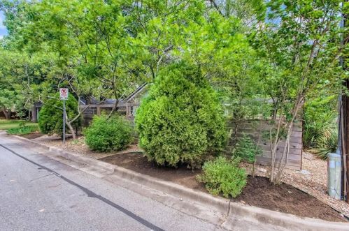 3901 Becker Ave, Austin TX  78751-5209 exterior