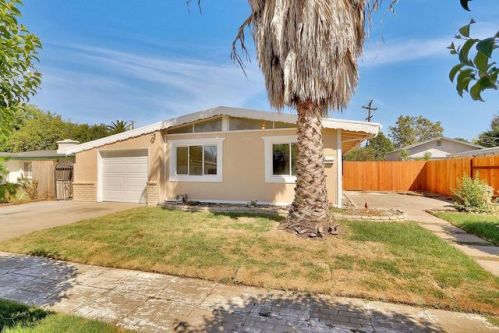 2225 Del Rio Dr, Stockton, CA 95204-1517