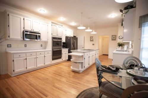 920 Forest Overlook Trl, Atlanta GA  30331-8307 exterior