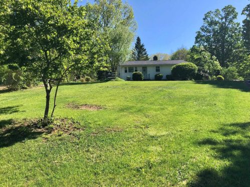84 Liberty Hill Rd, Henniker, NH 03242-3023
