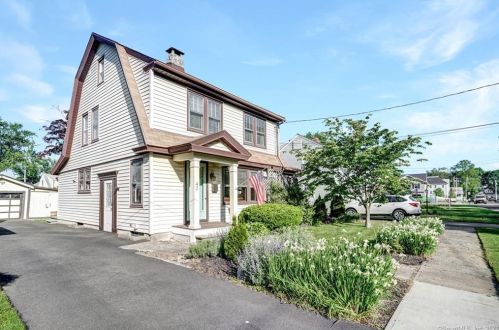 43 Judson Pl, Milford, CT 06461-4043