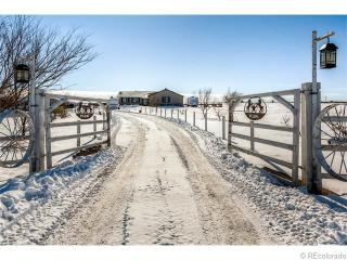 48900 120th Ave, Bennett, CO 80102-9401