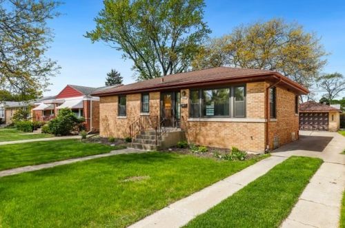 5932 Oriole Ave, Chicago, IL 60631-2230