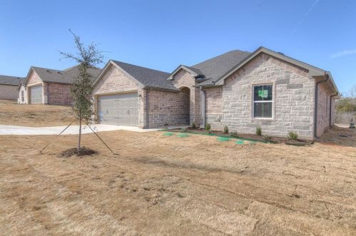 2122 Christine Dr, Granbury, TX 76048-6409
