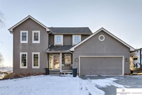 16011 Lindenwood Cir, Bennington, NE 68007-7443