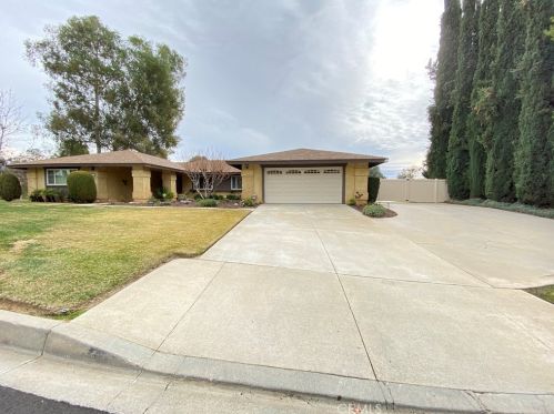 35767 Ramada Ln, Yucaipa, CA 92399-4957