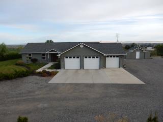 25 Wells Gap Rd, Prosser, WA 99350-7802