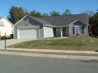 709 Hawthorn Ridge Dr, Whitsett, NC 27377-9318